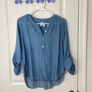 EUC Ann Taylor LOFT The Softened Shirt women’s blue denim look button shirt S‎